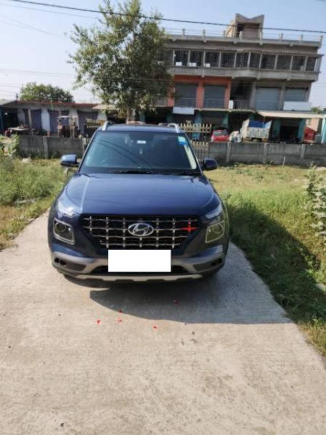 https://images10.gaadi.com/usedcar_image/4324438/original/processed_ede33c5b-e9bb-47be-92d2-1aa0f3ad5f82.jpg?imwidth=6402