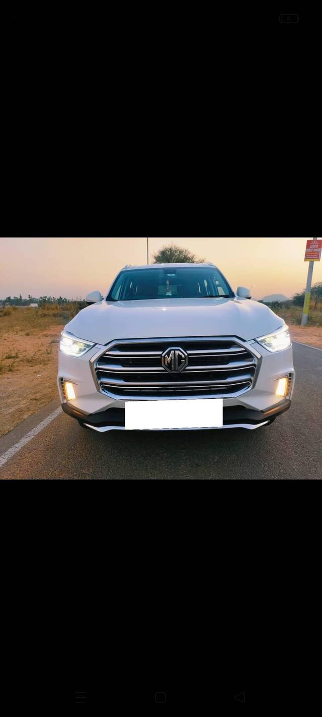 https://images10.gaadi.com/usedcar_image/4324584/original/processed_8c8316602af7974f7740c77c3a562385.jpg?imwidth=6400