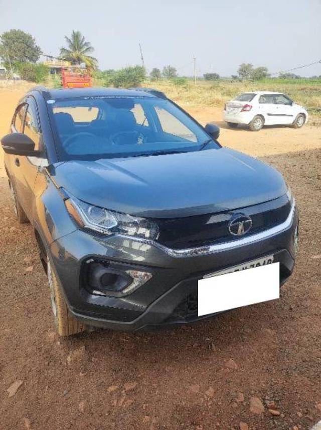 https://images10.gaadi.com/usedcar_image/4324587/original/processed_d737f6ff-8201-48c8-abe9-9826ab75ec88.jpg?imwidth=6400