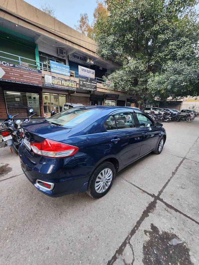 https://images10.gaadi.com/usedcar_image/4324666/original/processed_90aa163d6f54640260b66f633ebb9f90.jpg?imwidth=6400