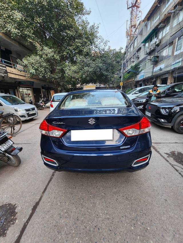 https://images10.gaadi.com/usedcar_image/4324666/original/processed_f5f8c7608d742a0842b76e6e1f42a707.jpg?imwidth=6401