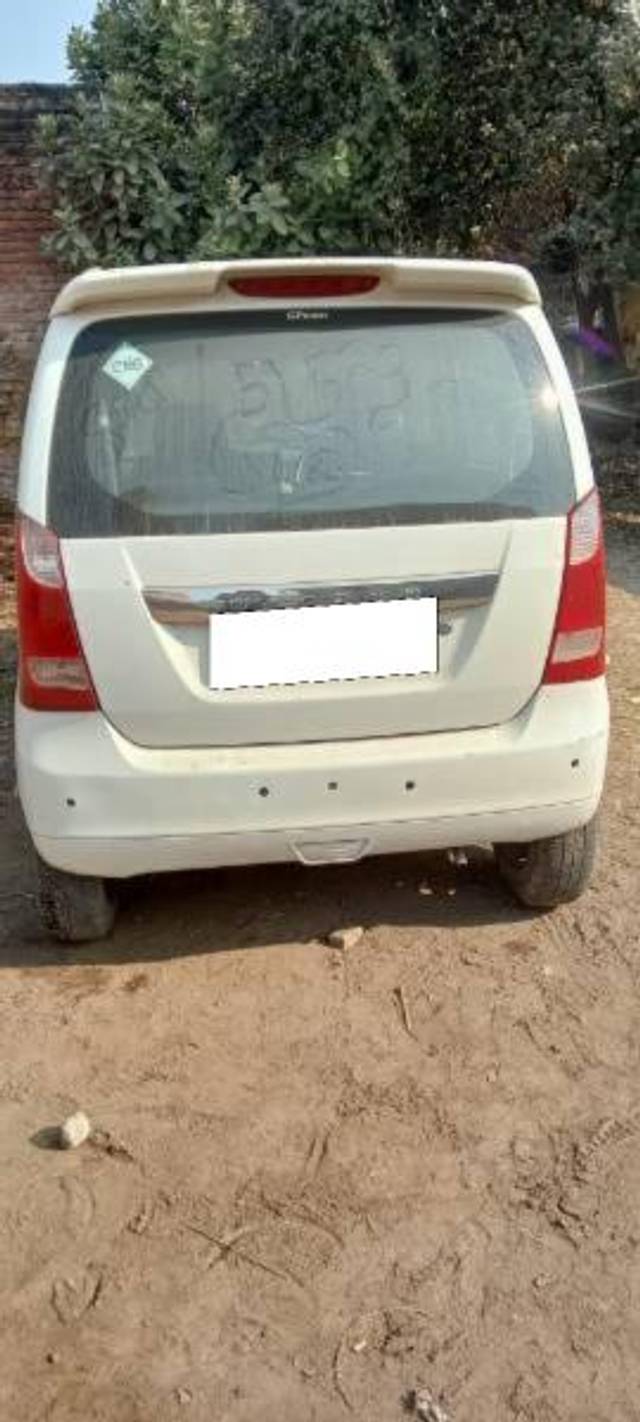 https://images10.gaadi.com/usedcar_image/4324778/original/processed_c4147210-7622-44bb-805b-bc37e874dfcd.jpg?imwidth=6400