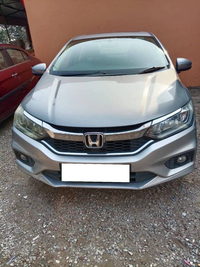 https://images10.gaadi.com/usedcar_image/4324886/original/processed_0068777f41a23f04c8d63bcf294d1bdb.jpg?imwidth=6400