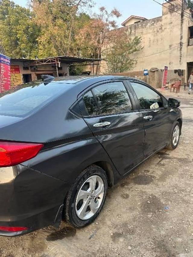 https://images10.gaadi.com/usedcar_image/4324919/original/processed_52ea95d4-8c78-4a43-9f34-2a7198c65206.jpg?imwidth=6401