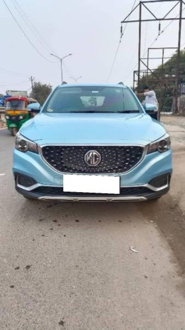 https://images10.gaadi.com/usedcar_image/4324981/original/processed_35e4be46-e601-4a9d-bb42-8c5529d9f727.jpeg?imwidth=6401