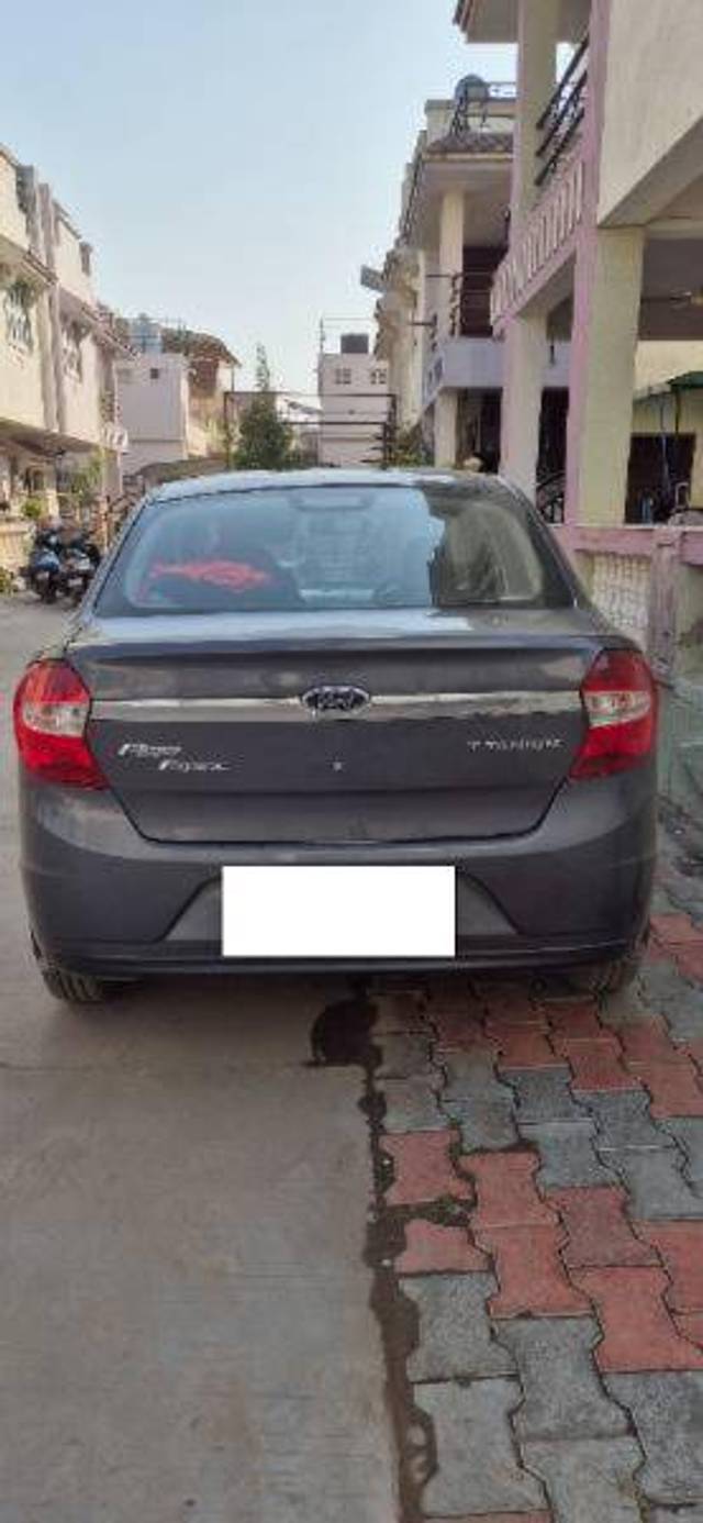 https://images10.gaadi.com/usedcar_image/4325017/original/43bb04144f32c2767465af25de8fc4ab.jpg?imwidth=6401