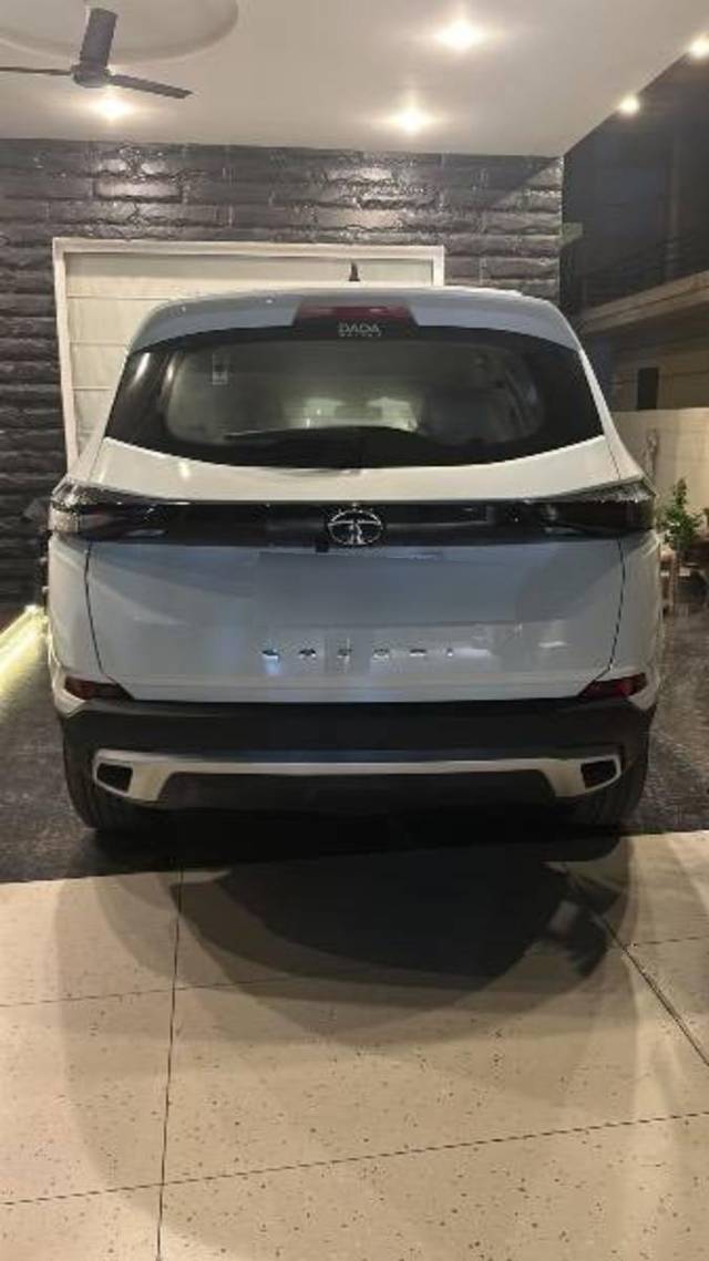 https://images10.gaadi.com/usedcar_image/4325033/original/processed_0bc89486-fbd4-41bd-8313-5ac32386988b.jpg?imwidth=6401