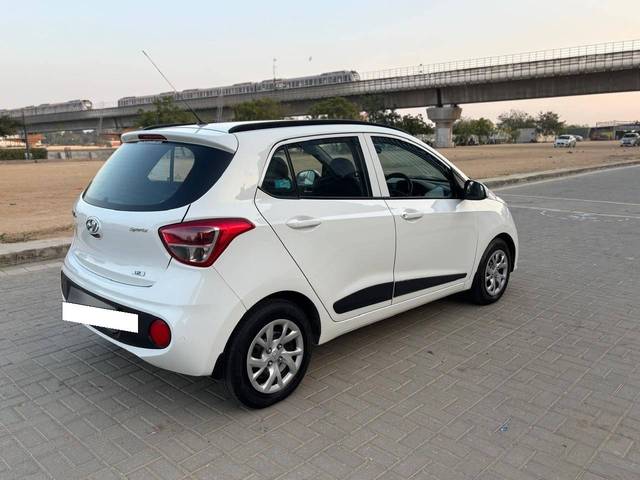 https://images10.gaadi.com/usedcar_image/4325055/original/processed_1750053822dd76ffa7a9bbc0cecf52ef.jpg?imwidth=6402