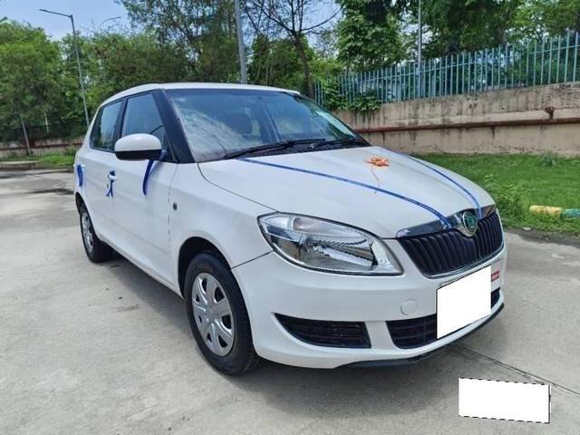 https://images10.gaadi.com/usedcar_image/4325107/original/processed_ea0d55d7d344a572fb0ff185ca28a690.jpg?imwidth=6400