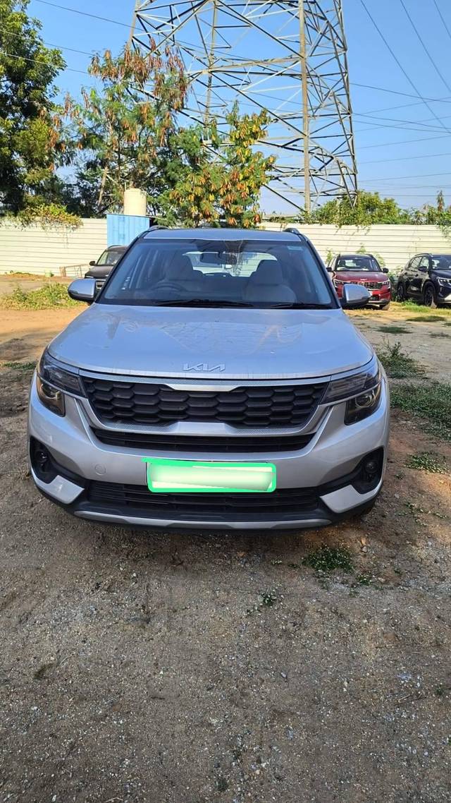 https://images10.gaadi.com/usedcar_image/4325187/original/processed_96156d2e902bbf54d42016d567beecd6.jpeg?imwidth=6400