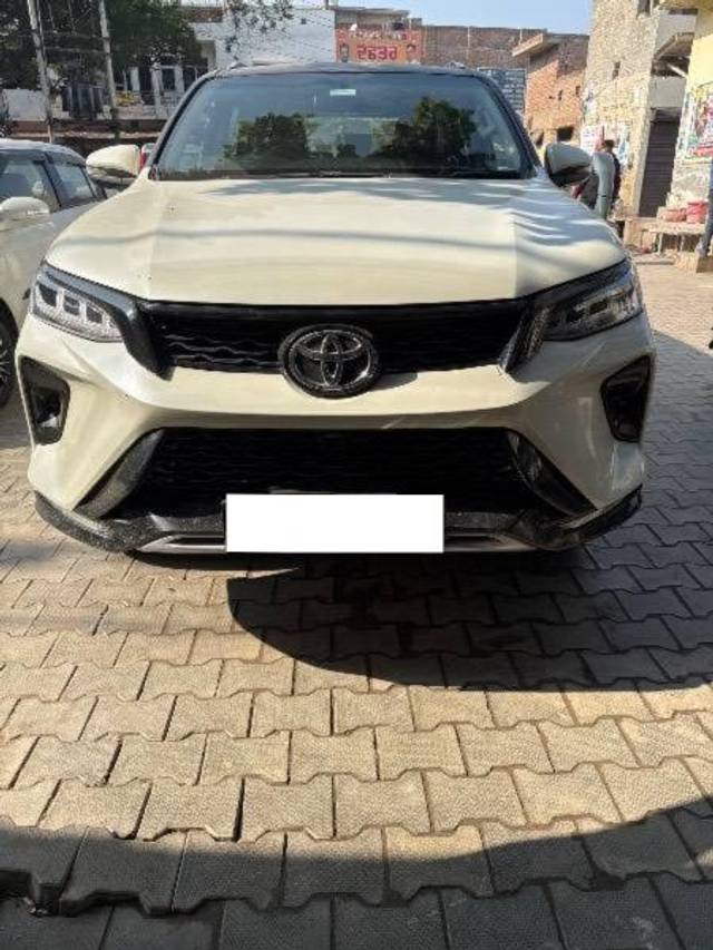 https://images10.gaadi.com/usedcar_image/4325198/original/processed_0872314e-ccfc-4c20-b396-3d3ea820f42c.jpg?imwidth=6400