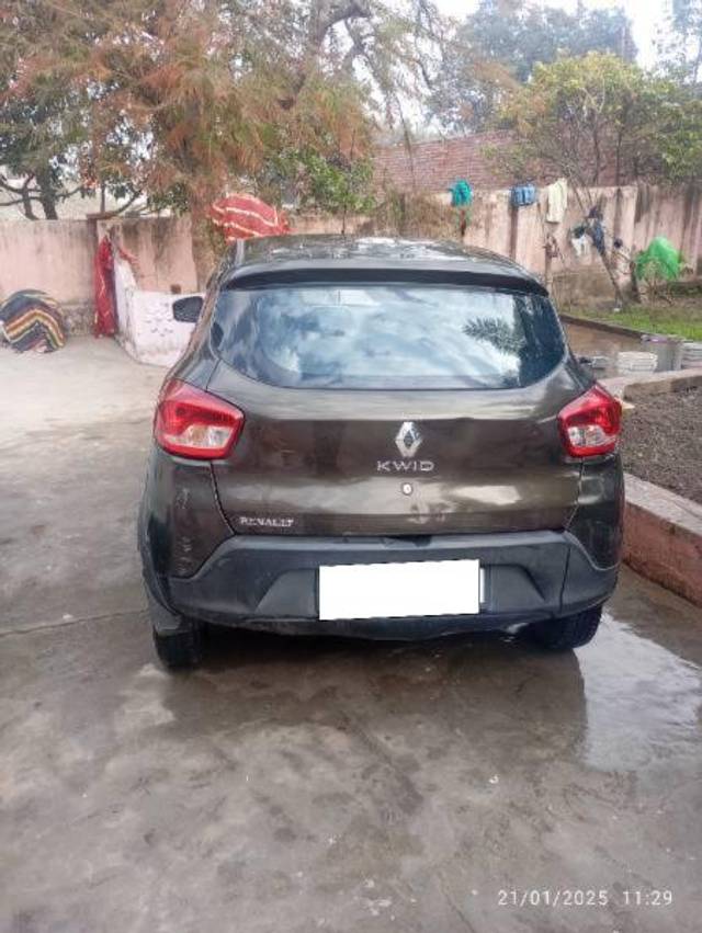 https://images10.gaadi.com/usedcar_image/4325243/original/processed_ca4b7d78-a634-4a25-a548-77c5289414d0.jpg?imwidth=6401