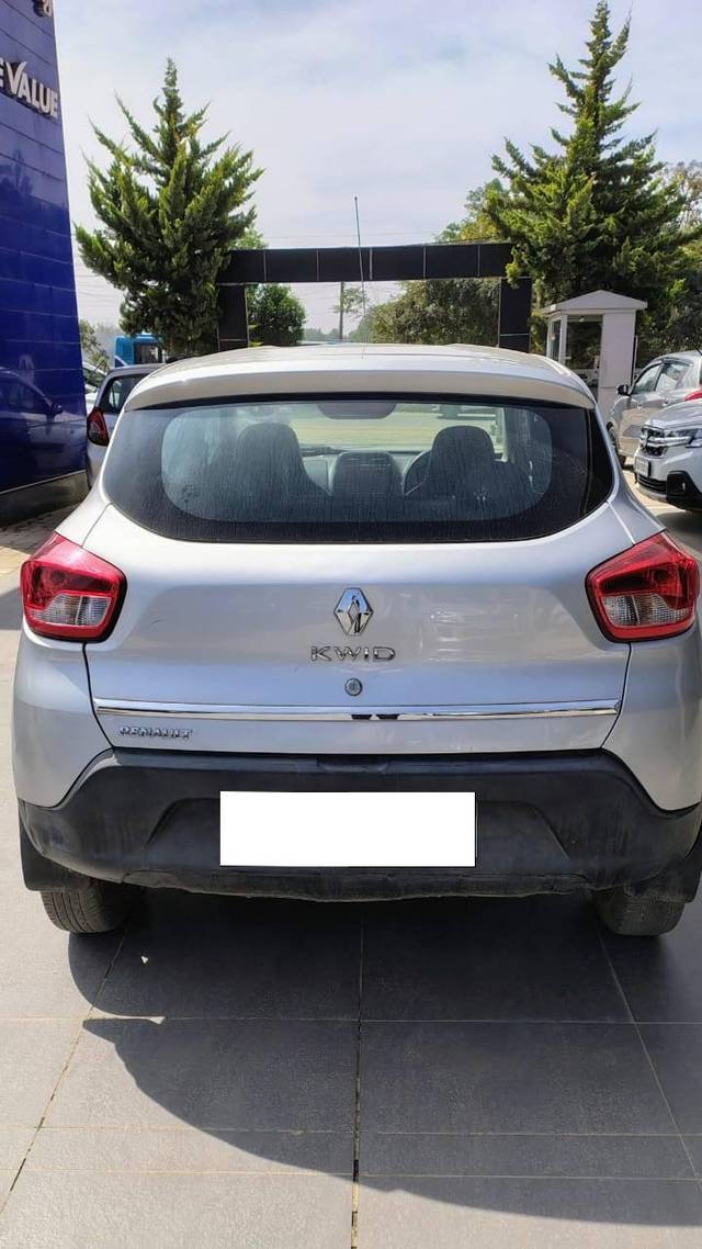 https://images10.gaadi.com/usedcar_image/4325320/original/processed_0044e4ea4592bae7e5d8ffac8da2caca.jpg?imwidth=6401