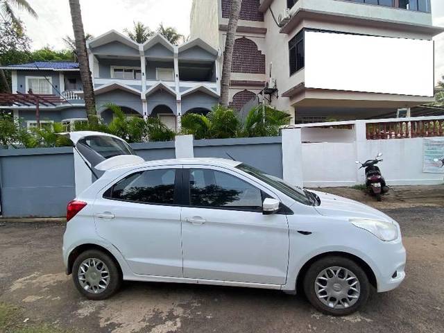 https://images10.gaadi.com/usedcar_image/4325323/original/processed_7b51f003-2f72-4d5e-b807-a5dfa4abc0ef.jpeg?imwidth=6401