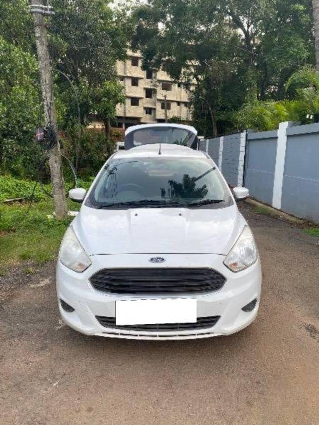 https://images10.gaadi.com/usedcar_image/4325323/original/processed_d8e9e27b-583d-49e7-a413-091621c3795b.jpeg?imwidth=6400