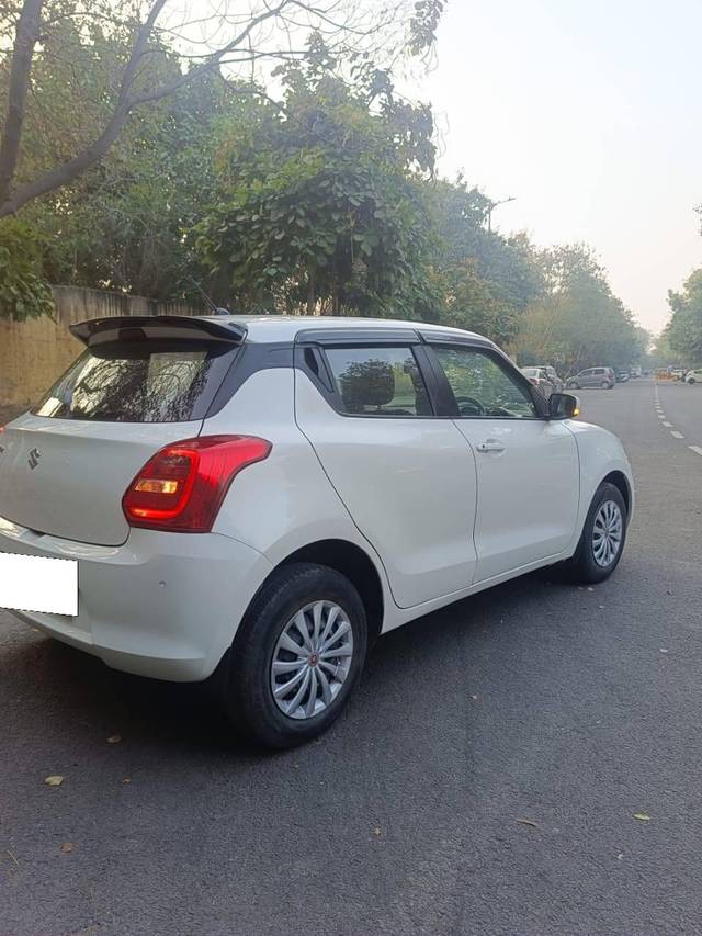 https://images10.gaadi.com/usedcar_image/4325415/original/processed_daa5bd3c38ad47a9c0d3a2fa49289812.jpg?imwidth=6401