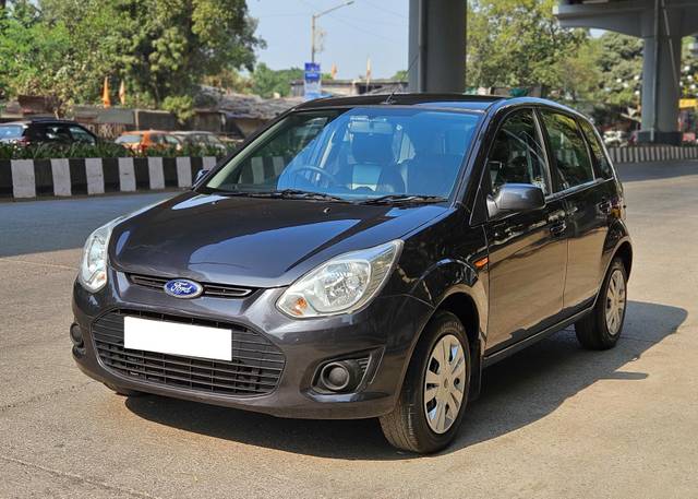 https://images10.gaadi.com/usedcar_image/4325429/original/processed_7cb080ba6e954e556e9aded3f26de4fd.jpg?imwidth=6400