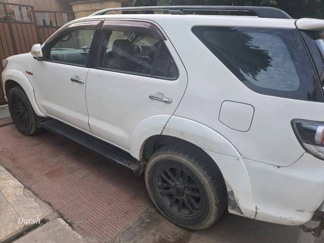 https://images10.gaadi.com/usedcar_image/4325470/original/2112dcdfcc17a64d5bc5fa203de1b953.jpeg?imwidth=6402