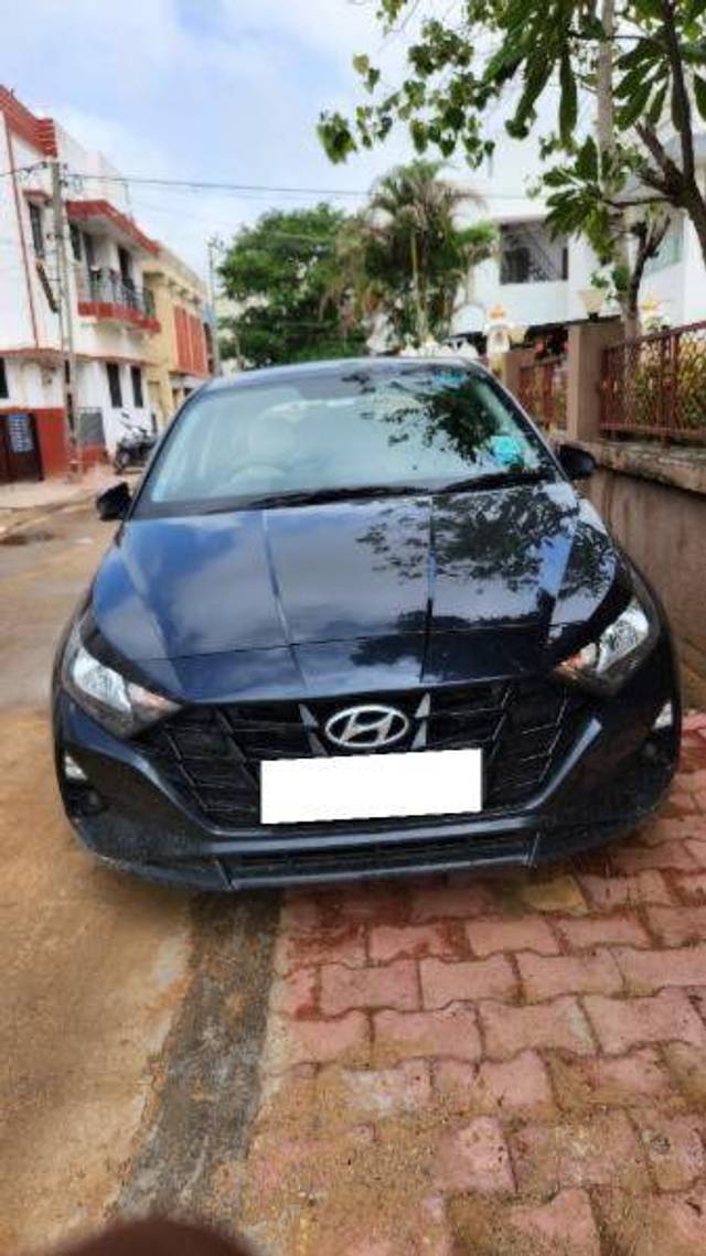 https://images10.gaadi.com/usedcar_image/4325477/original/42365b59168989c3de05cec1da3f0560.jpg?imwidth=6400