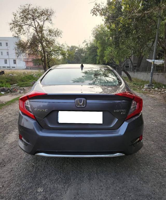 https://images10.gaadi.com/usedcar_image/4325558/original/processed_83217211c5b33f234382ebb12009ac65.jpg?imwidth=6401