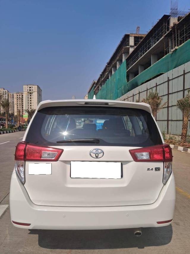 https://images10.gaadi.com/usedcar_image/4325579/original/processed_f2e2e0e5726aaa519bd32f2d8417079a.jpg?imwidth=6402