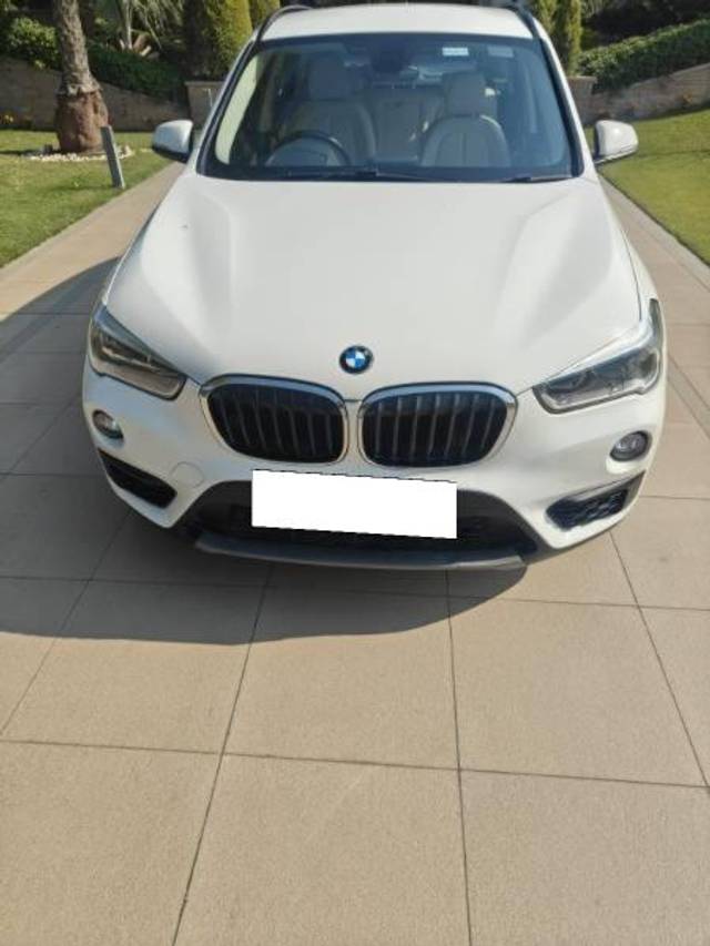 https://images10.gaadi.com/usedcar_image/4325580/original/processed_c8e0d153-4bf0-4b3a-8198-df3a4aa78001.jpeg?imwidth=6400