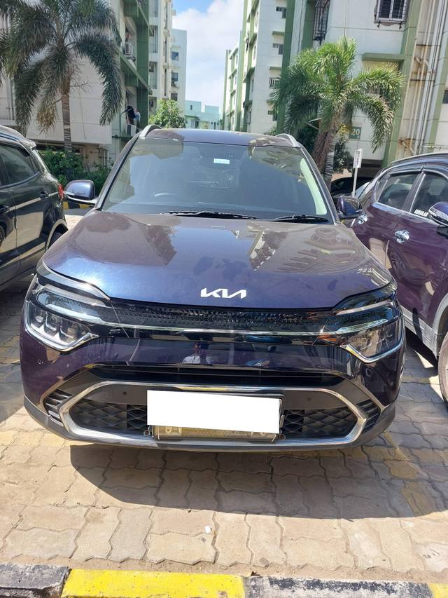 https://images10.gaadi.com/usedcar_image/4325628/original/processed_a2d36510a9772eeff0ee67b6149761c6.jpg?imwidth=6402