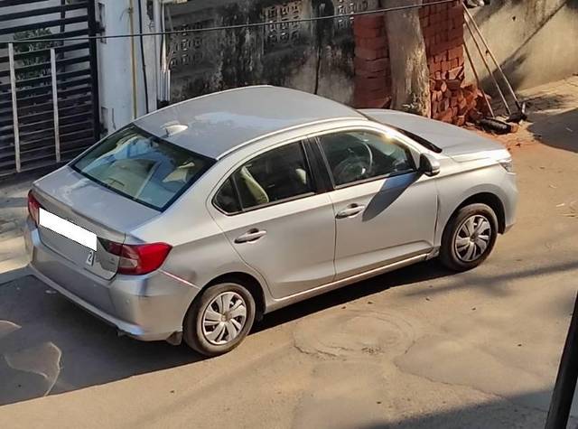 https://images10.gaadi.com/usedcar_image/4325706/original/processed_9d4502d1-e1f9-4964-b0ce-553b99ef2749.jpg?imwidth=6400