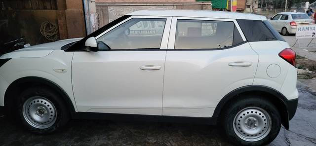 https://images10.gaadi.com/usedcar_image/4325759/original/66c7cc33ab949befeb608107f1bb7432.jpg?imwidth=6402