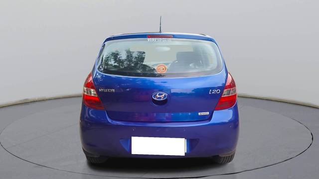 https://images10.gaadi.com/usedcar_image/4325786/original/processed_b948c99f814b445d787f4629baa71e7e.jpeg?imwidth=6402