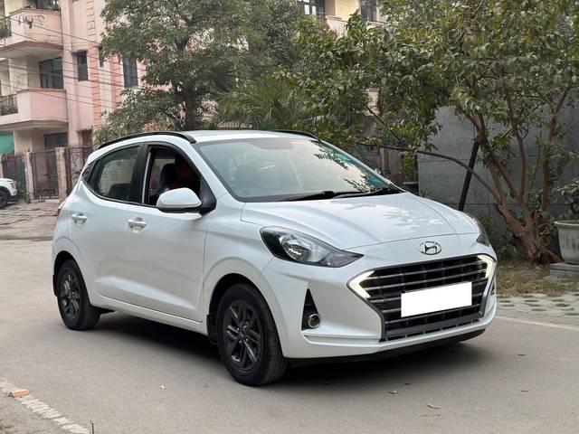 https://images10.gaadi.com/usedcar_image/4325849/original/processed_ca01425e2610755ab5d10c356648ccd6.jpg?imwidth=6400