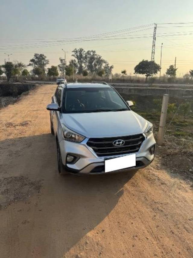 https://images10.gaadi.com/usedcar_image/4325853/original/processed_08b2e06b-4e1a-4f04-aa10-cc7b21598749.jpeg?imwidth=6400