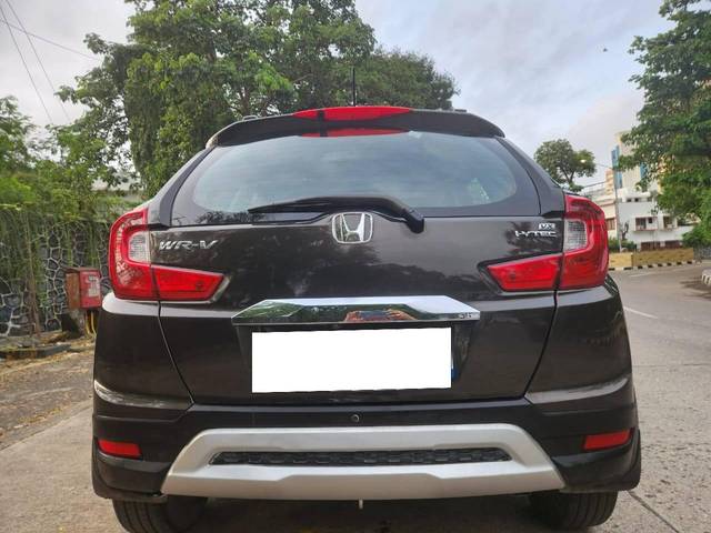 https://images10.gaadi.com/usedcar_image/4325875/original/processed_6bc92170ac16676b0e34a282c35ede94.jpeg?imwidth=6402