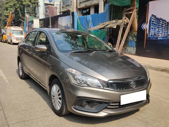 https://images10.gaadi.com/usedcar_image/4325891/original/processed_19d359e9daa871adc0b09ab31f80199e.jpg?imwidth=6400