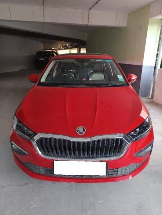 https://images10.gaadi.com/usedcar_image/4325903/original/c38163a7cc938debed0900767a18cbc9.jpeg?imwidth=6400