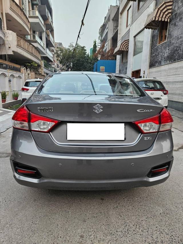 https://images10.gaadi.com/usedcar_image/4325960/original/processed_a48e5479dbafb270d6dbe841b9d9d5c3.jpg?imwidth=6402