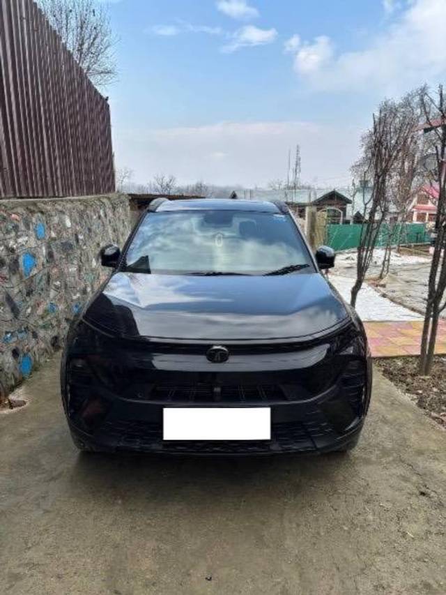 https://images10.gaadi.com/usedcar_image/4325992/original/processed_b7c07035-60ec-4001-8856-bcc7a1388fc0.jpeg?imwidth=6402