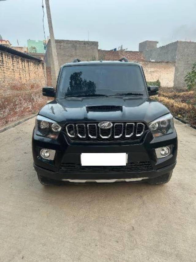 https://images10.gaadi.com/usedcar_image/4326039/original/88037acaa0dcd690931e5255b686046c.jpg?imwidth=6400