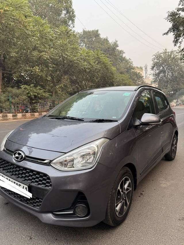 https://images10.gaadi.com/usedcar_image/4326049/original/processed_5c9fb0021a55f231729d72bc599f3782.jpg?imwidth=6402