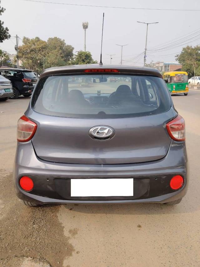 https://images10.gaadi.com/usedcar_image/4326080/original/processed_0d2bb8c562350d46deb3772d374ed698.jpg?imwidth=6401