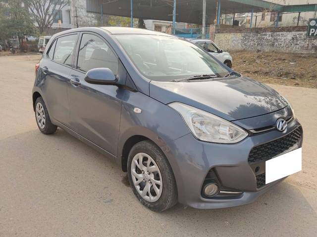 https://images10.gaadi.com/usedcar_image/4326080/original/processed_7fbd419fe5173307d31895fa1e29a16c.jpg?imwidth=6400