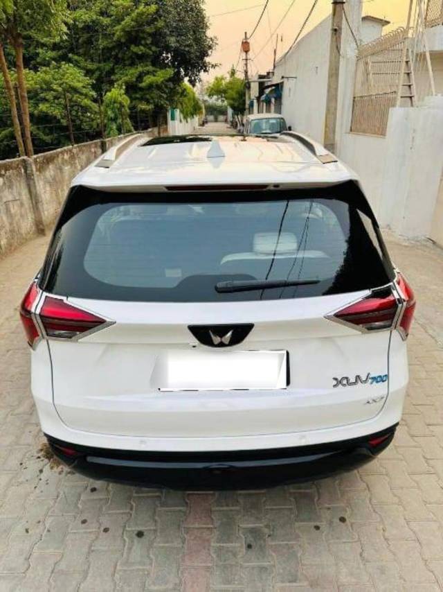 https://images10.gaadi.com/usedcar_image/4326094/original/processed_9e47b22a5a327cdb16d1a55da97b0670.jpg?imwidth=6402