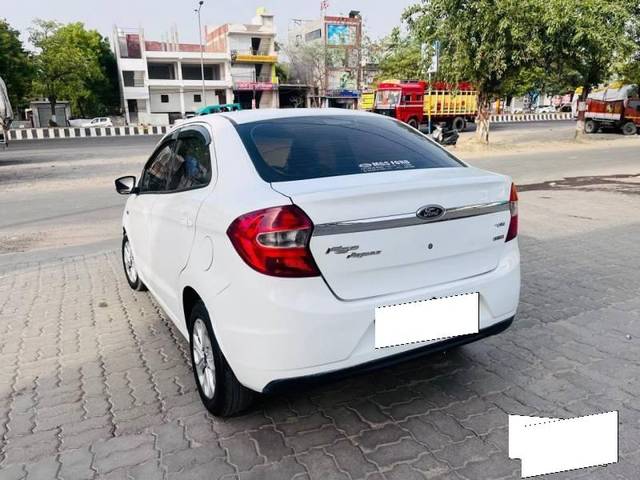 https://images10.gaadi.com/usedcar_image/4326158/original/processed_906e65bdf4d61317ac4386262c657993.jpg?imwidth=6402