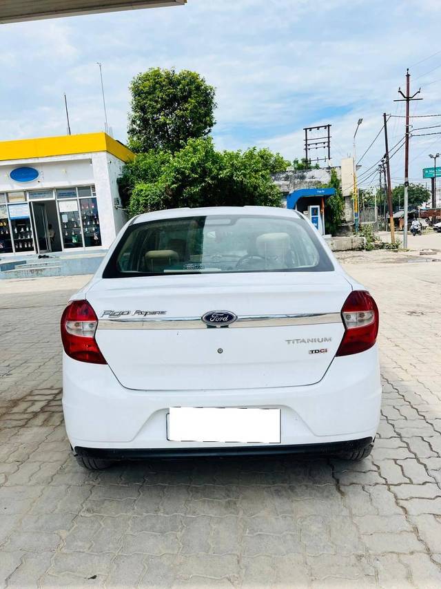 https://images10.gaadi.com/usedcar_image/4326165/original/processed_9b6eb021c841933e0b460a93bb9d8b25.jpg?imwidth=6401