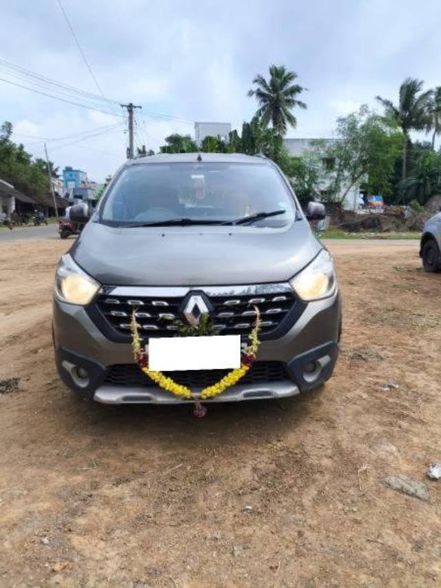 https://images10.gaadi.com/usedcar_image/4326187/original/processed_6426a841-f2d9-4a79-bffa-e7924eb06f11.jpg?imwidth=6400