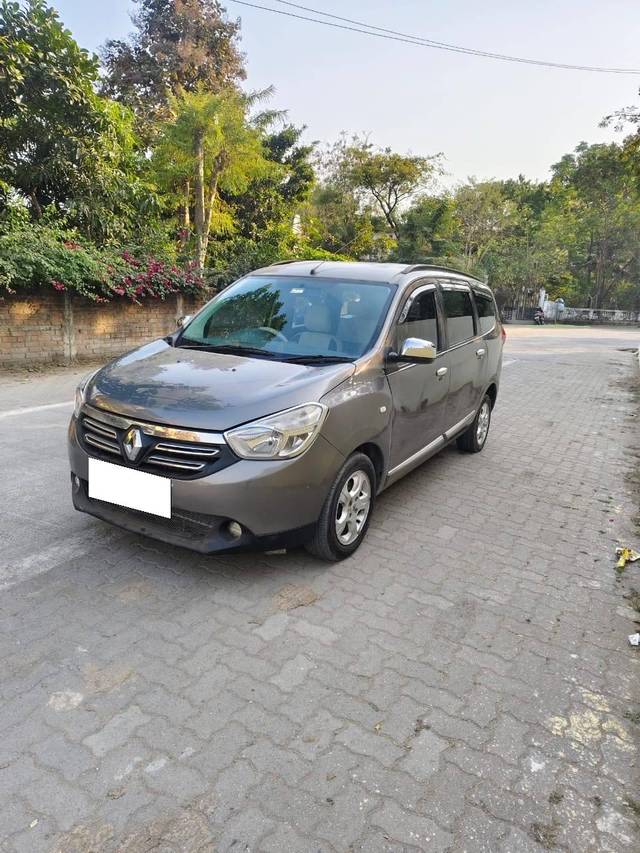 https://images10.gaadi.com/usedcar_image/4326211/original/processed_686060628bb0df428f8fa30977b7686d.jpg?imwidth=6402