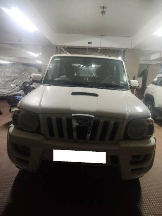 https://images10.gaadi.com/usedcar_image/4326286/original/processed_612a7669-43e5-40d8-9fc7-7c066ac242f8.jpg?imwidth=6400