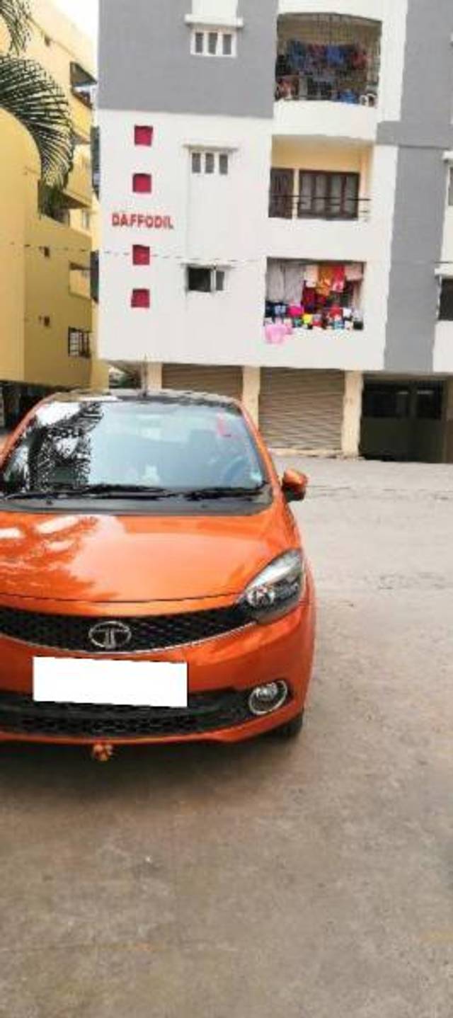 https://images10.gaadi.com/usedcar_image/4326425/original/processed_9e67a15d-3593-42e2-8dd9-f74ab2d85d62.jpg?imwidth=6401