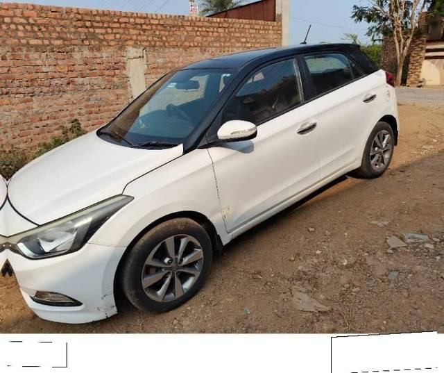 https://images10.gaadi.com/usedcar_image/4326457/original/processed_5221c9bc-7429-4c75-bf65-2299e14c5608.jpg?imwidth=6400