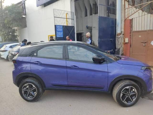 https://images10.gaadi.com/usedcar_image/4326488/original/processed_5ac5a873-8568-4e71-b278-ac9f115cb984.jpg?imwidth=6401